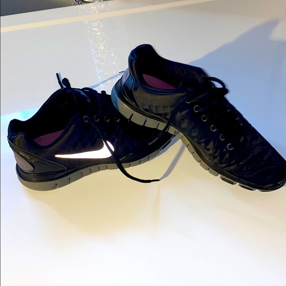 Nike Shoes - Nike free women’s sneaker